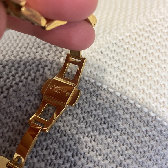 GV2 women watch - Picture 6 of 7